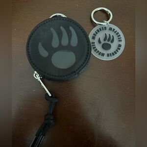 Bearpaw clip able zip con purse and key chain. New no tags.